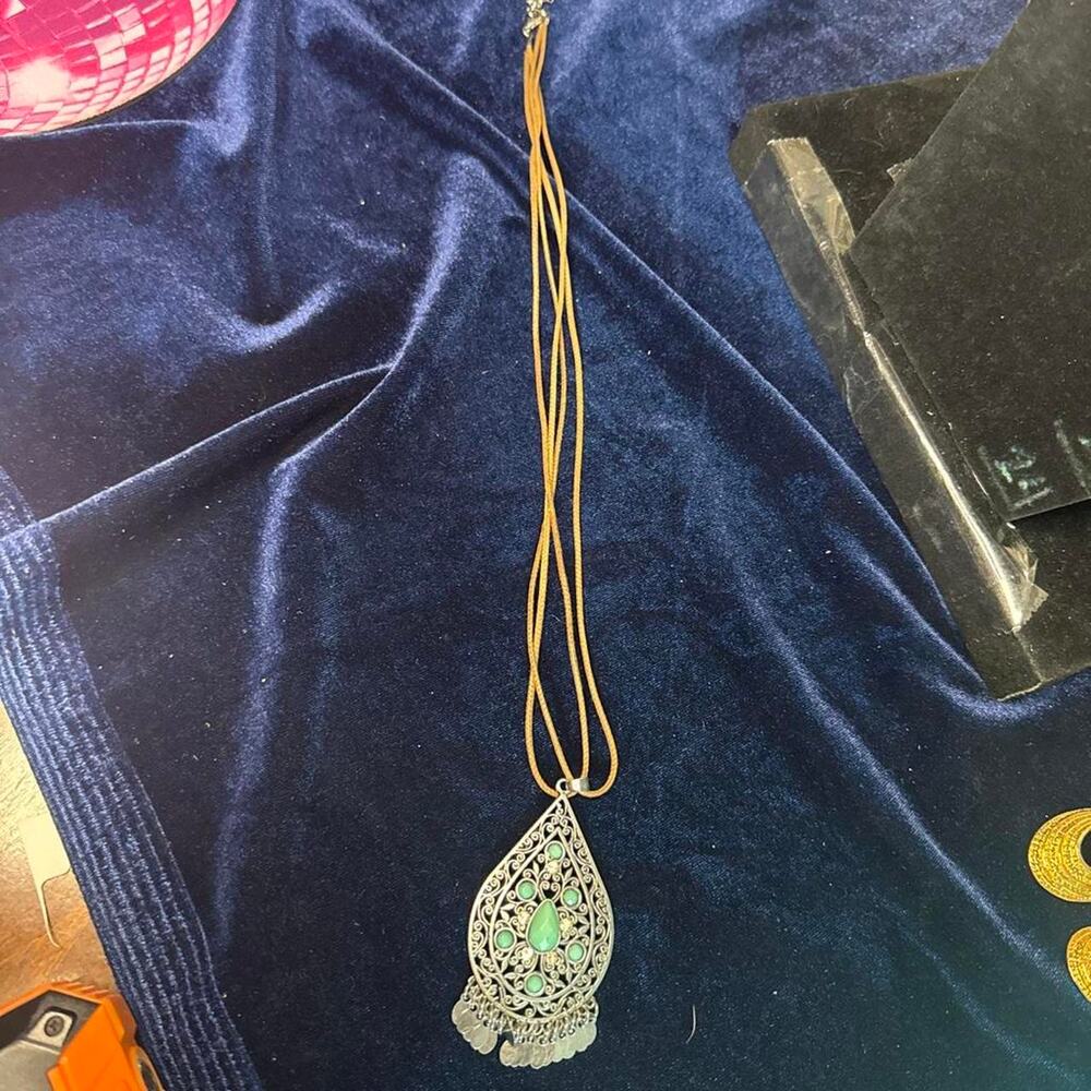 Turquoise pendant necklace with silver